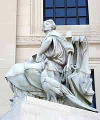 Detail of the Brooklyn Museum, August 2007