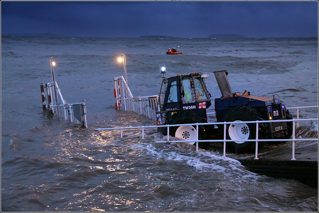 Sea tractor