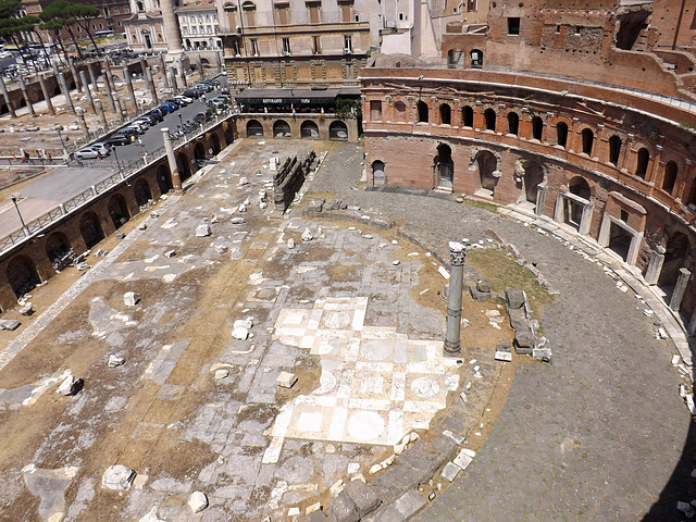 Detail of the Hemicycle of the Markets of Trajan, July 2012