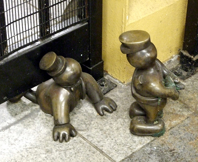 Bronze Sculptures by Tom Otterness in the 8th Avenue & 14th St. Subway Station, August 2007