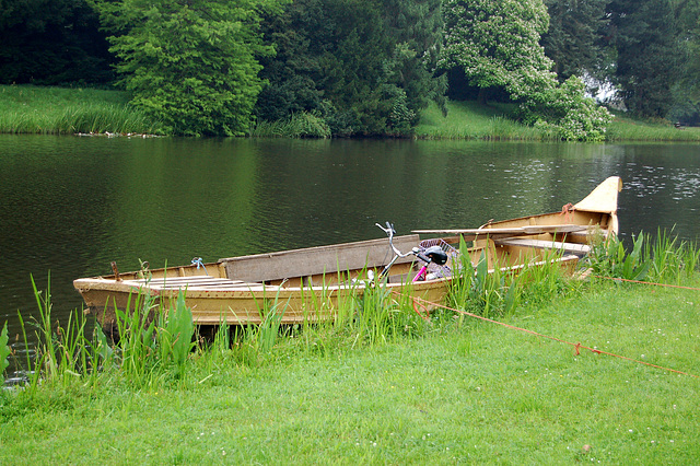 Gondolo por bicikloj de parklaborantoj) (Gondeln für Fahräder von Parkarbeitern)