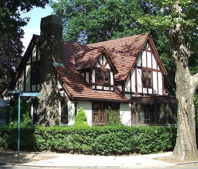 Tudor House in Forest Hills Gardens, July 2007