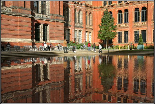 Reflecting pool