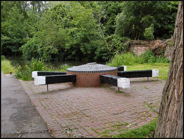 Oxford Canal memorial