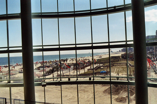Window in Caesars' Mall in Atlantic City, Aug. 2006