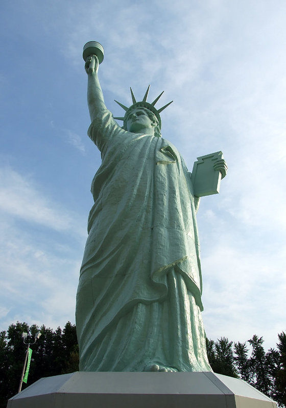 Copy of the Statue of Liberty in the Brooklyn Museum Sculpture Garden, August 2007