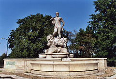 Fountain Near the Kew Gardens Courthouse, Sept. 2006