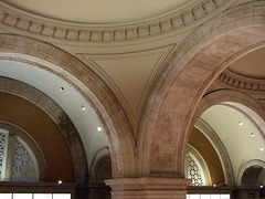 Arches in the Great Hall of the Metropolitan Museum of Art, August 2007