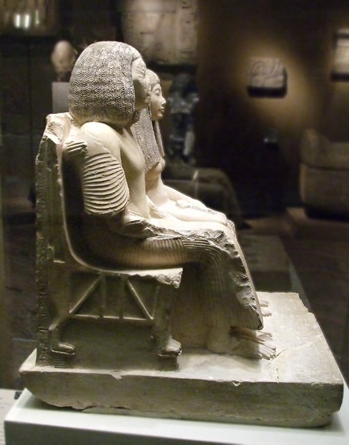 Statue of Yuny and Renenutet in the Metropolitan Museum of Art, December 2007