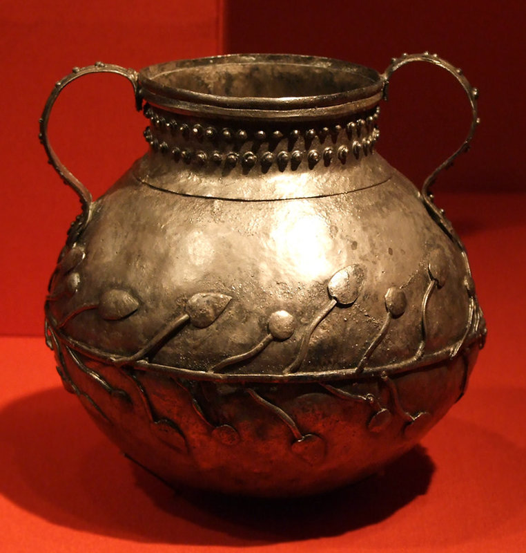 Vase with Vines, Leaves, and Berries in the Metropolitan Museum of Art, September 2010