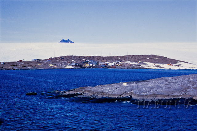 Arriving at Mawson Station