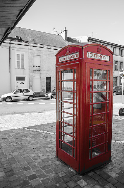 Pithiviers cabine téléphonique