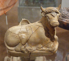 Terracotta Askos in the Form of a Bull in the Metropolitan Museum of Art, November 2010