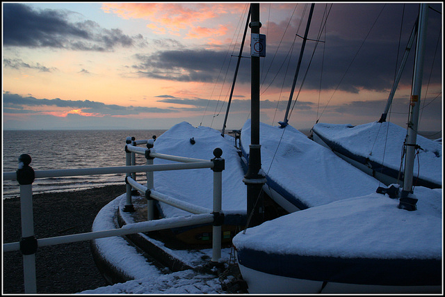 Snow dinghies