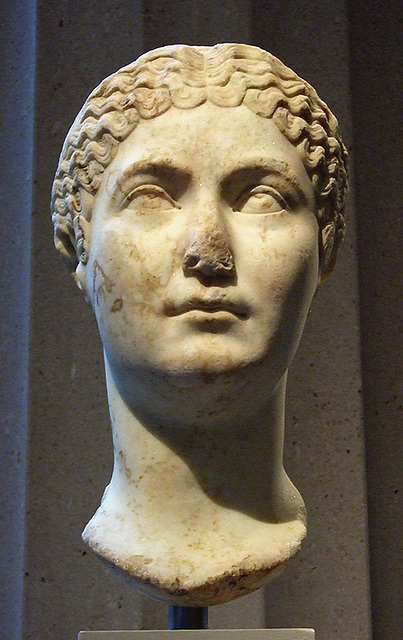 Marble Portrait of an Antonine Woman in the Metropolitan Museum of Art,  July 2007