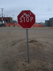 Inuit stop sign / Un arrêt inut.