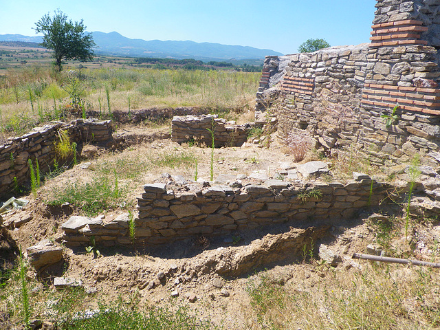 Justiniana Prima : bastion saillant de l'enceinte de la ville haute.