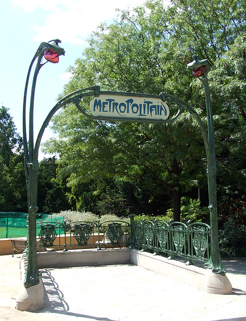 Entrance to the Paris Metropolitain by Guimard in the National Gallery Sculpture Garden, September 2009