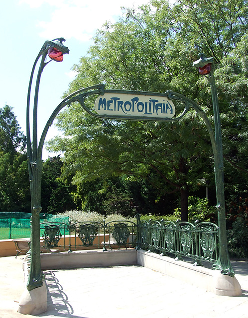 Entrance to the Paris Metropolitain by Guimard in the National Gallery Sculpture Garden, September 2009