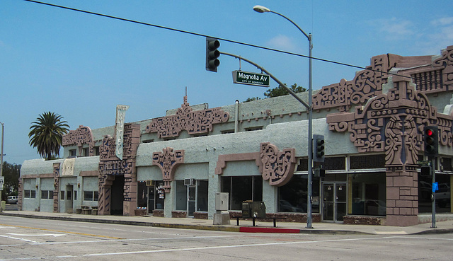 Monrovia Historic Aztec Hotel (3162)