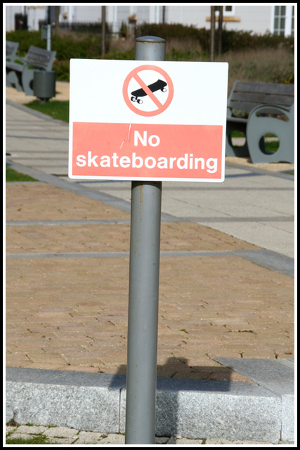 No Skateboarding