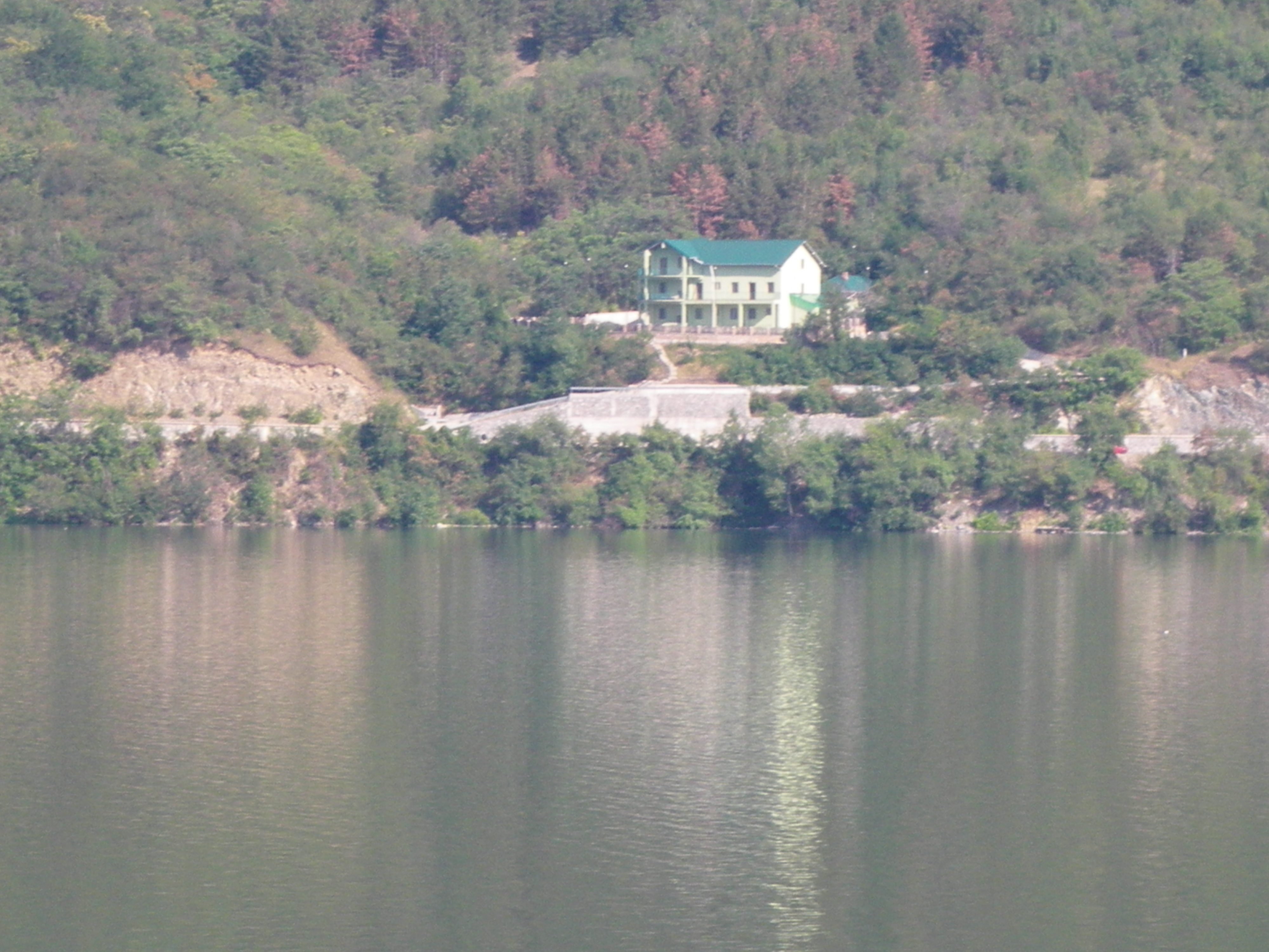 Maison roumaine isolée.