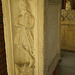 Figure pensive sur la tranche du monument à Titius Cominius Severus.