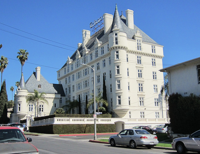 Hollywood Le Chateau Trianon Apartments (4184)