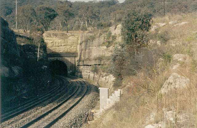 199307MarrangarootunnelDnportal2