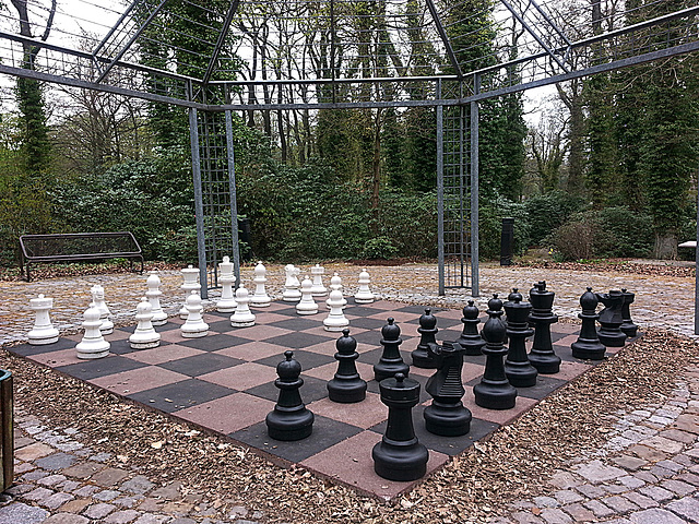 20130502 021Hw [D~HX] Schachspiel, Gräfliche Park-Klinik, Bad Hermannsborn