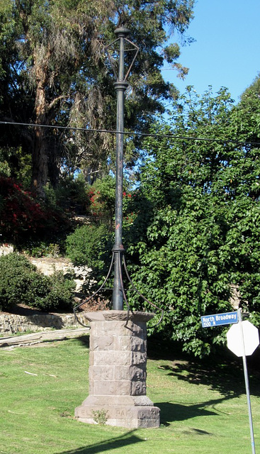 Elysian Park monument 1807a