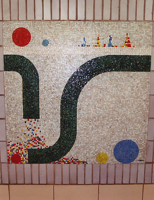 Mosaic in the Pavonia-Newport NJ Path station, April 2007