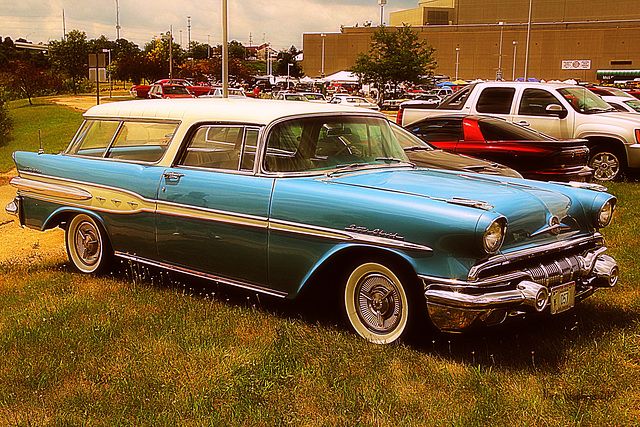 1957 Tri-power Pontiac Safari