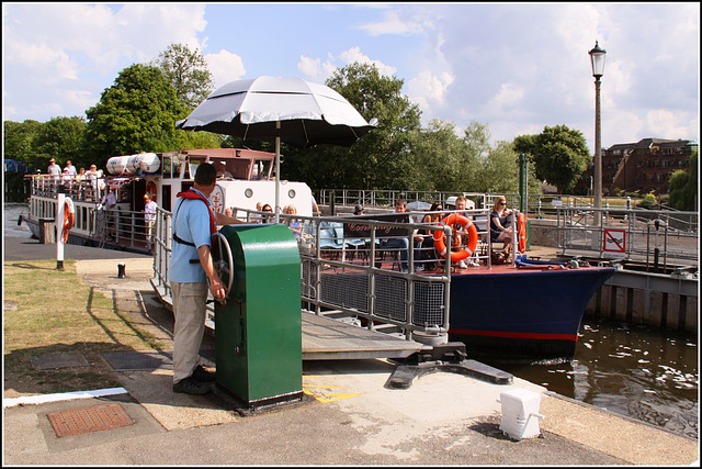 Lock keeper