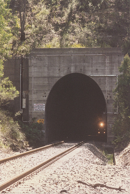 199802BylongTunnel30003