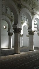 Arcos en la sinagoga de Sta. Maria la Blanca / Arkoj en sinagogo Snkt. Maria la Blanka