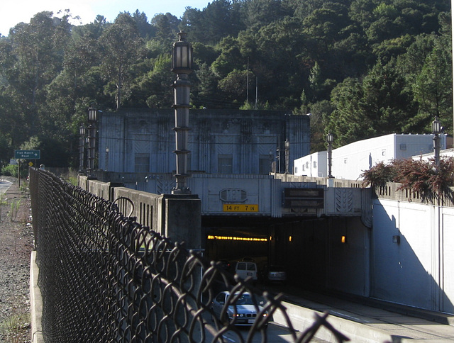 Caldecott Tunnel 3792a