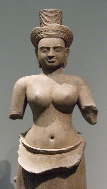 Detail of a Standing Female Deity in the Metropolitan Museum of Art, November 2010