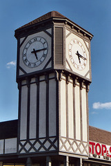 Southgate Shopping Center Clocktower, Aug. 2006