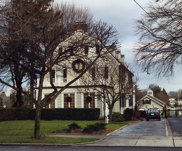 The Amityville House Decorated for Christmas, Dec. 2006