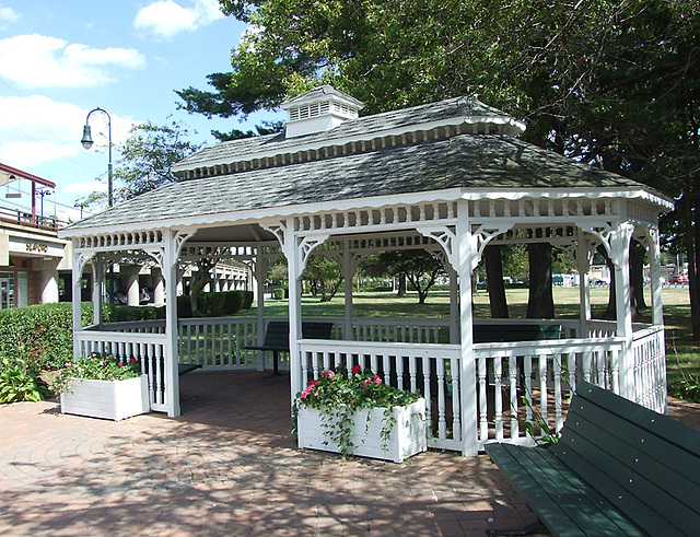 Gazebo by the Train Station in Seaford, September 2010