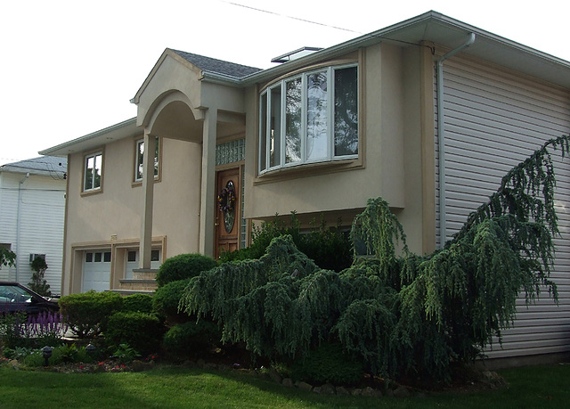 High Ranch House in Seaford, May 2010