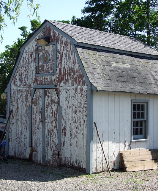 Weathered Barn-like Shed in Seaford, May 2010