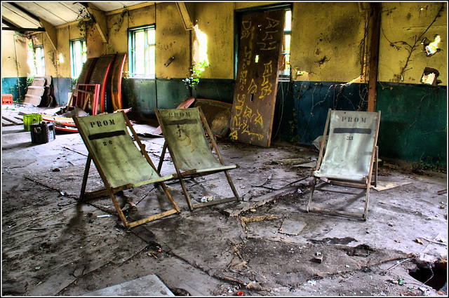 Prom deckchairs