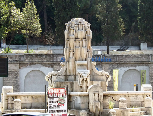 Amphora Fountain in Rome, July 2012