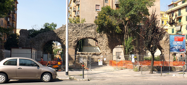 The Navalia (Formerly Thought to be the Porticus Aemilia) in Rome, July 2012