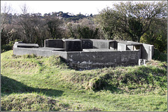 Gun battery