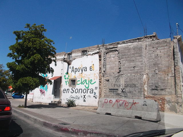 Muraille politique / Political wall.