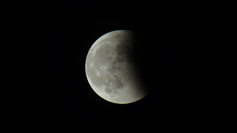 BELFORT: 15 juin 2011 Eclipse totale de la lune.