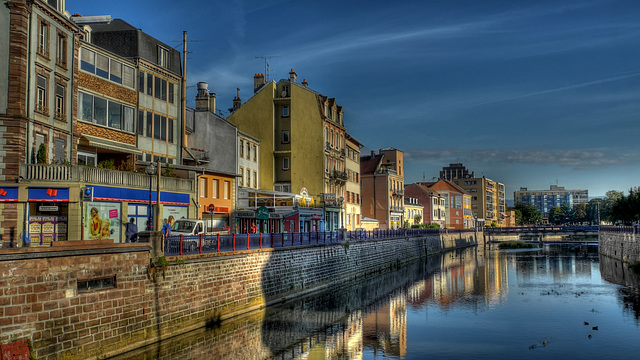 BELFORT: Les quais, la Savoureuse.